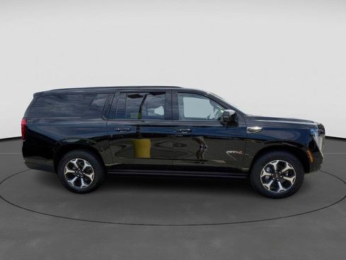 New 2025 GMC Yukon XL AT4 w/ AT4 Premium Plus Package image 5