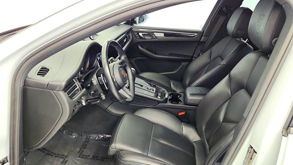 Used 2024 Porsche Macan Turbo w/ Premium Plus Package AWD/4WD image 13