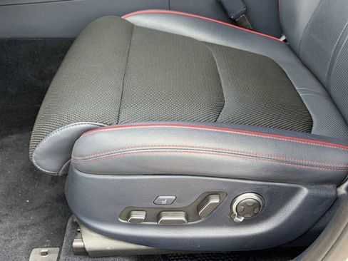 Used 2023 Genesis GV70 2.5T w/ Sport Prestige Package AWD/4WD image 24