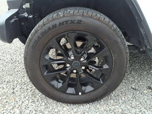 Used 2025 Jeep Wrangler Unlimited Sahara AWD/4WD image 19