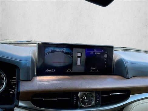 Used 2017 Lexus LX 570 4WD w/ Luxury Package image 21