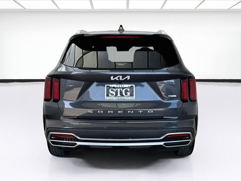 Used 2022 Kia Sorento S FWD image 5