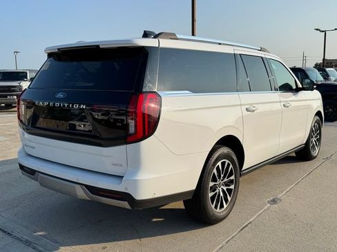 Used 2025 Ford Expedition Max Platinum AWD/4WD image 3