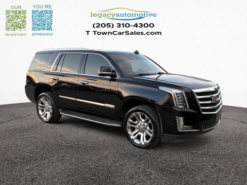 Used 2017 Cadillac Escalade Luxury image 2