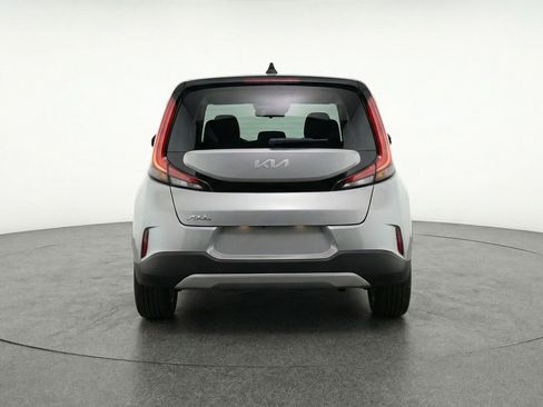 Used 2025 Kia Soul LX w/ LX Technology Package image 7