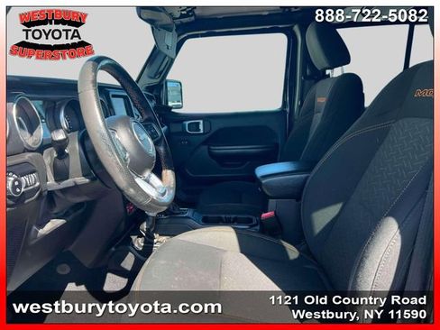 Used 2021 Jeep Gladiator Mojave w/ Cold Weather Group AWD/4WD image 17
