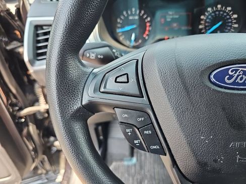 Used 2020 Ford Edge SE FWD image 17