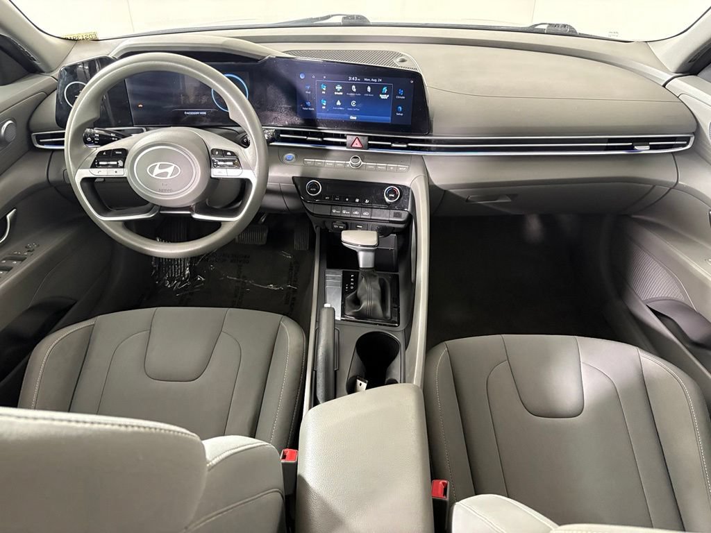 Used 2024 Hyundai Elantra SEL FWD image 33