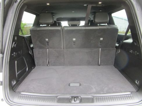 Used 2024 Jeep Wagoneer 2WD image 14