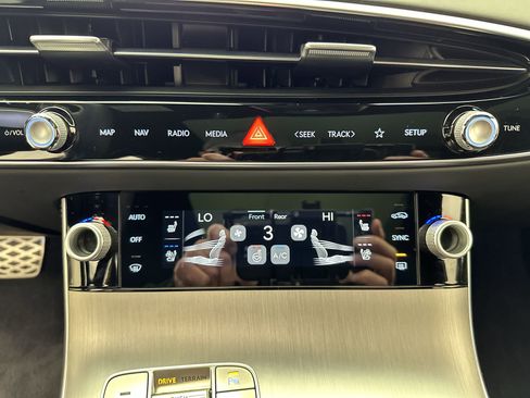 Certified 2026 Genesis GV70 3.5T Sport Advanced AWD/4WD image 19