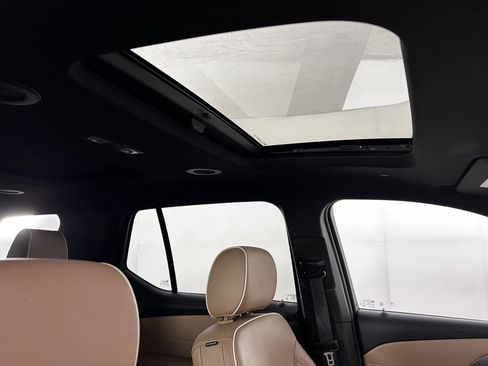 Used 2023 Chevrolet Traverse Premier AWD/4WD image 13