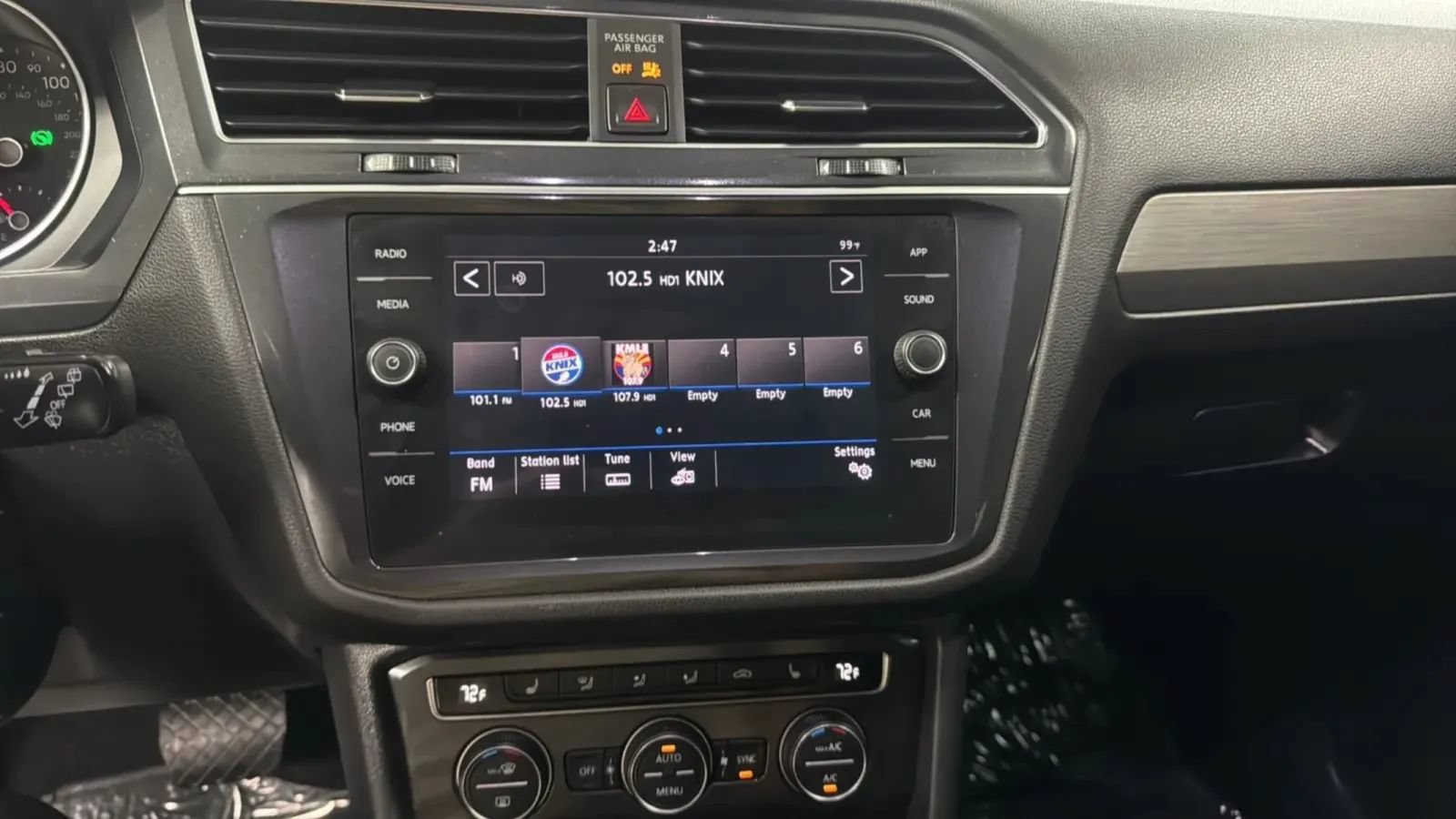 Used 2019 Volkswagen Tiguan SE FWD image 14