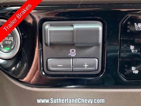 Used 2024 Chevrolet Silverado 1500 LTZ AWD/4WD image 40