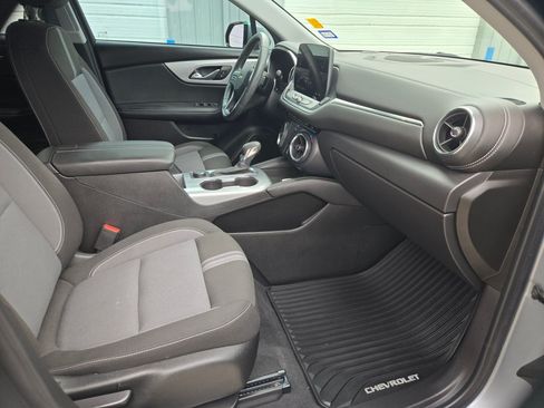 Used 2020 Chevrolet Blazer LT FWD image 18