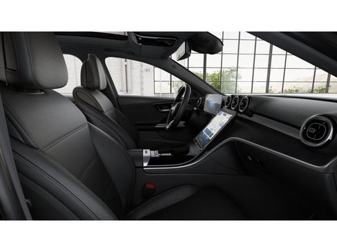 Used 2025 Mercedes-Benz C 300 4MATIC Sedan image 4