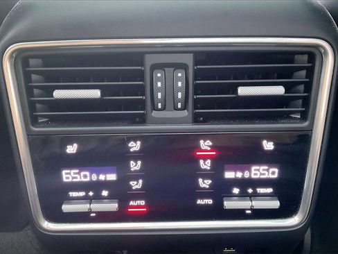 Used 2019 Porsche Cayenne image 12