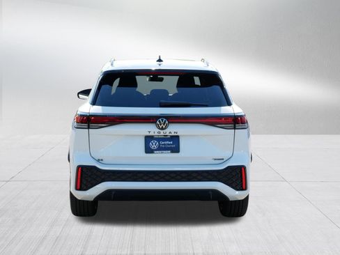 Certified 2025 Volkswagen Tiguan SE R-Line AWD/4WD image 6