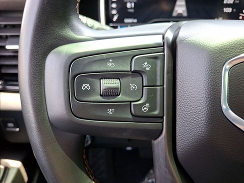 Used 2025 GMC Sierra 2500 AT4 w/ AT4 Premium Plus Package AWD/4WD image 17