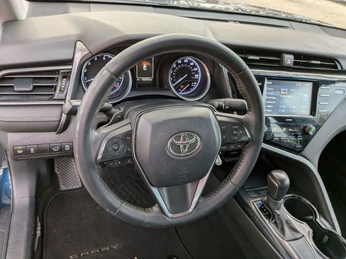 Used 2020 Toyota Camry SE image 18