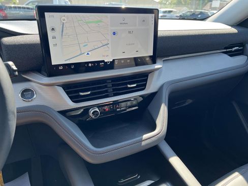 New 2025 Ford Explorer Active w/ Active Comfort Package image 25