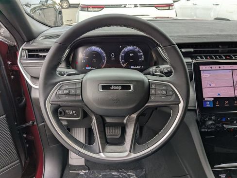 New 2025 Jeep Grand Cherokee L Limited image 10