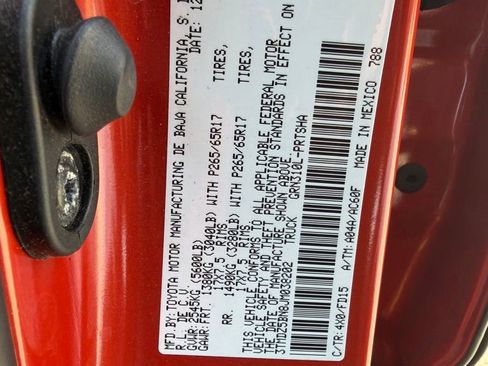 Used 2018 Toyota Tacoma TRD Sport AWD/4WD image 38