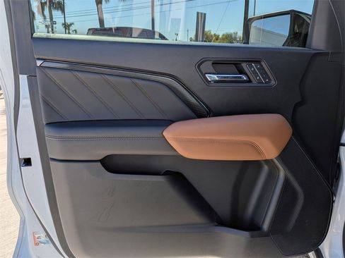 Used 2023 GMC Canyon AT4 w/ AT4 Premium Package image 8