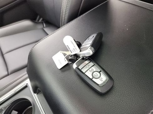 Used 2021 Ford F250 Lariat w/ Lariat Ultimate Package image 27