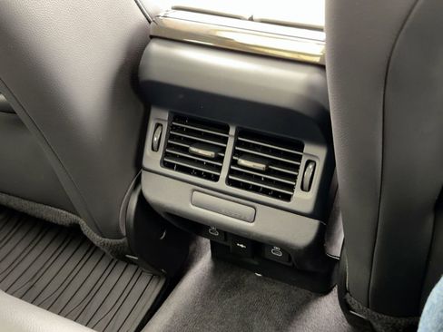 Used 2024 Land Rover Range Rover Evoque Dynamic SE image 32