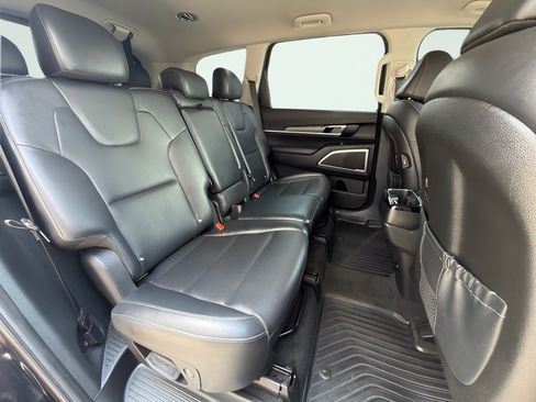 Used 2022 Kia Telluride LX AWD/4WD image 32