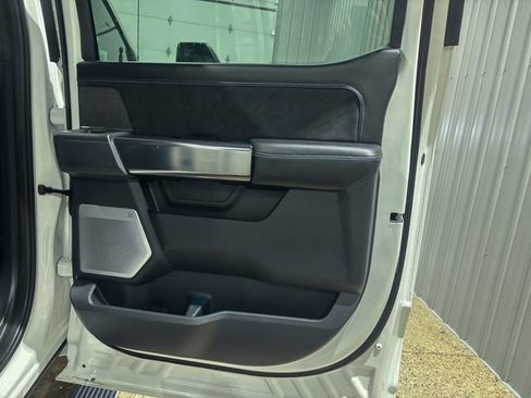 Used 2025 Ford F250 Platinum image 31