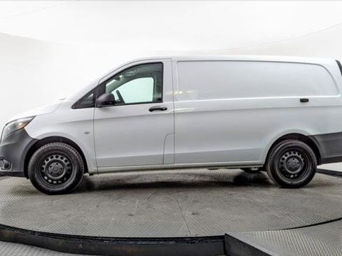Used 2018 Mercedes-Benz Metris image 3
