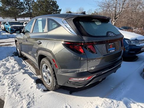 Used 2023 Hyundai Tucson SE image 3