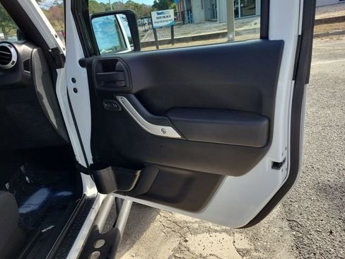 Used 2012 Jeep Wrangler Rubicon w/ PWR Convenience Group image 30