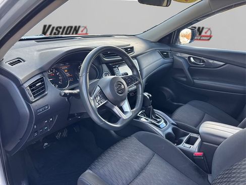 Used 2018 Nissan Rogue SV image 9