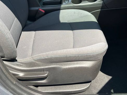 Used 2019 Chevrolet Cruze LT FWD image 17