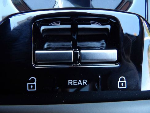 New 2026 Volvo EX30 Ultra w/ Protection Package Premier image 19