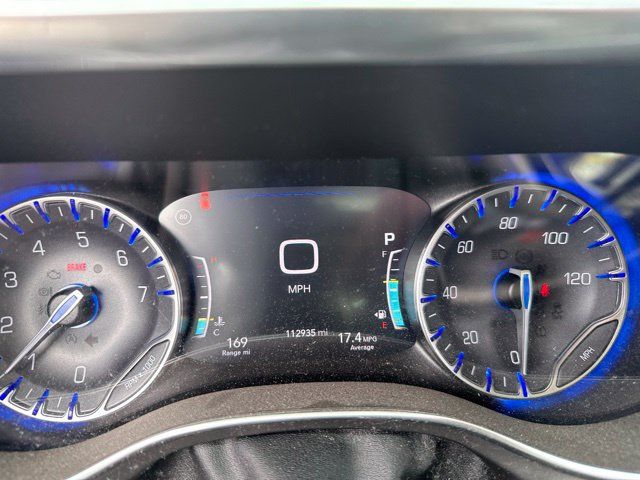 Used 2019 Chrysler Pacifica Limited FWD image 2