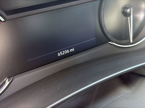 Used 2023 Cadillac XT4 Premium Luxury image 10