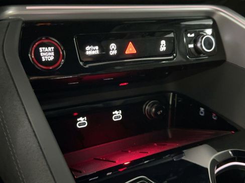 New 2025 Audi SQ5 Premium Plus image 19