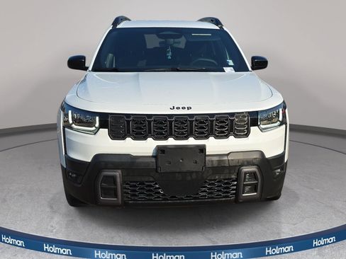 Used 2026 Jeep Cherokee Laredo AWD/4WD image 3