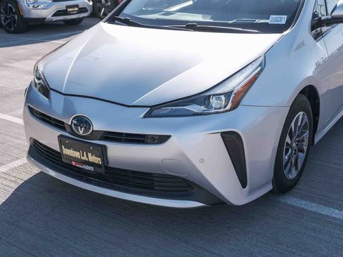 Certified 2019 Toyota Prius XLE w/ Advanced Technology Package FWD image 11