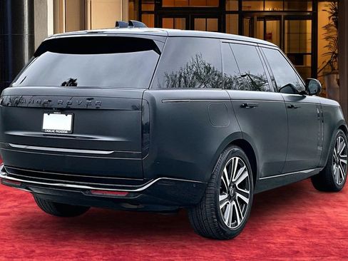 Used 2023 Land Rover Range Rover SE AWD/4WD image 6