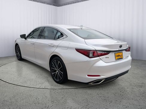 Used 2024 Lexus ES 350 w/ Premium Package image 4