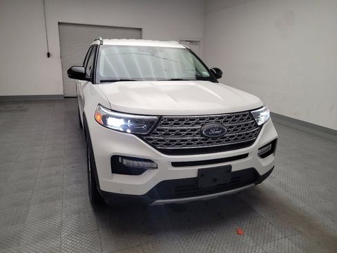 Used 2021 Ford Explorer Limited w/ Equipment Group 301A AWD/4WD image 14