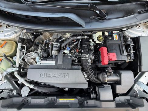 Used 2024 Nissan Rogue SV AWD/4WD image 9