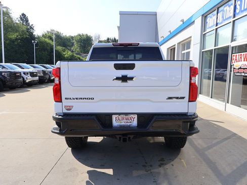 New 2026 Chevrolet Silverado 1500 ZR2 w/ LPO, Dark Essentials Package AWD/4WD image 9