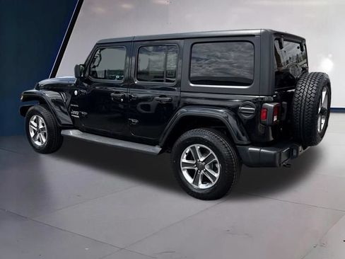 Used 2019 Jeep Wrangler Unlimited Sahara AWD/4WD image 4