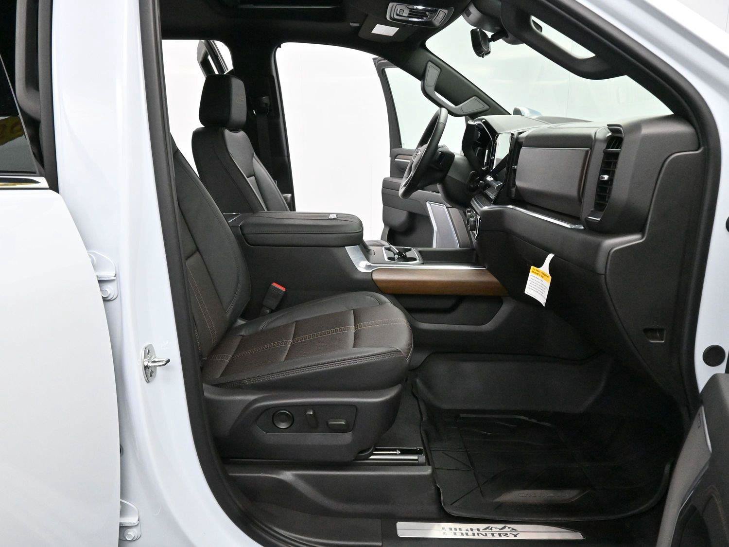 Used 2026 Chevrolet Silverado 3500 High Country w/ Technology Package AWD/4WD image 31