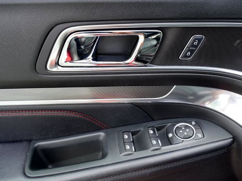 Used 2018 Ford Explorer Sport image 30